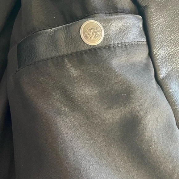 Harley Davidson women’s leather riding jacket. - Picture 8 of 9